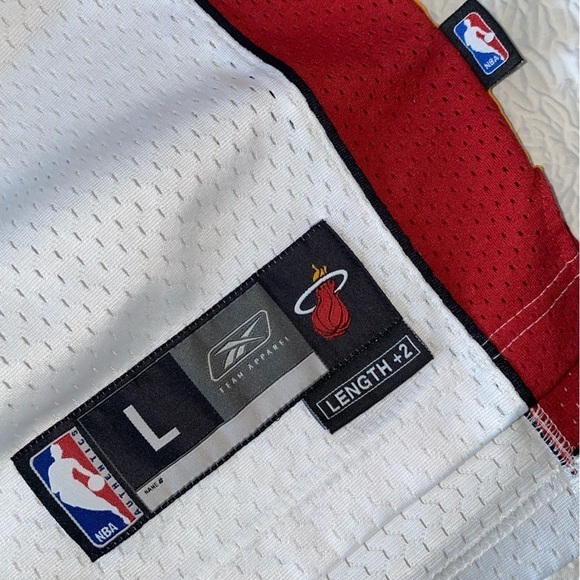 Reebok NBA Authentic Miami Heat Dwayne Wade #3 Basketball Jersey - Picture 8 of 11